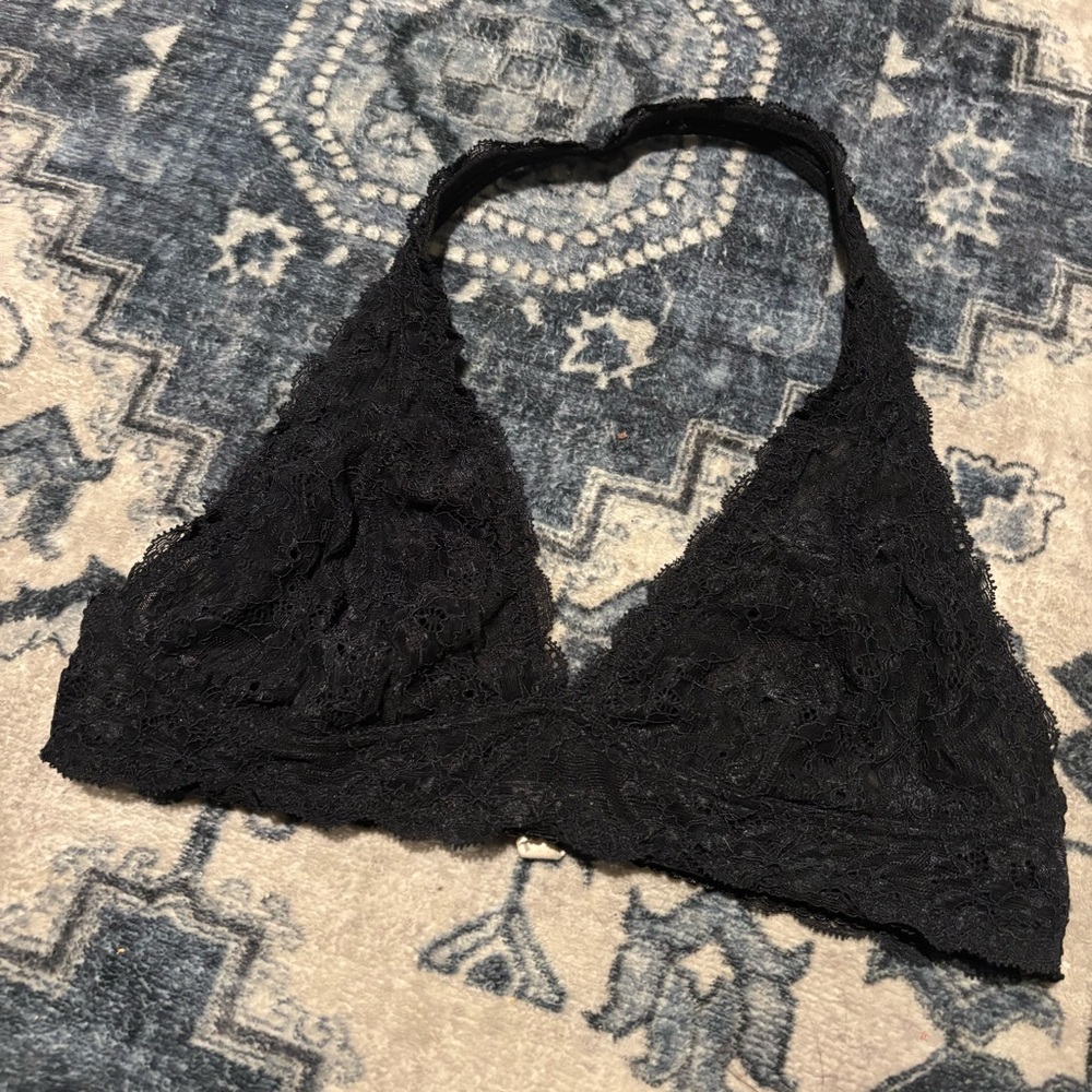 AERIE BLACK HALTER TOP LACE UNLINED MEDIUM BRALETTE